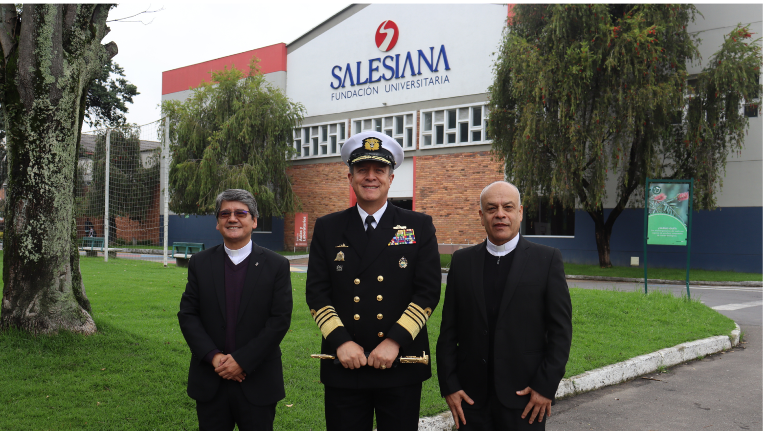 Comandante de las Fuerzas Militares visitó las instalaciones de la Fundación Universitaria Salesiana