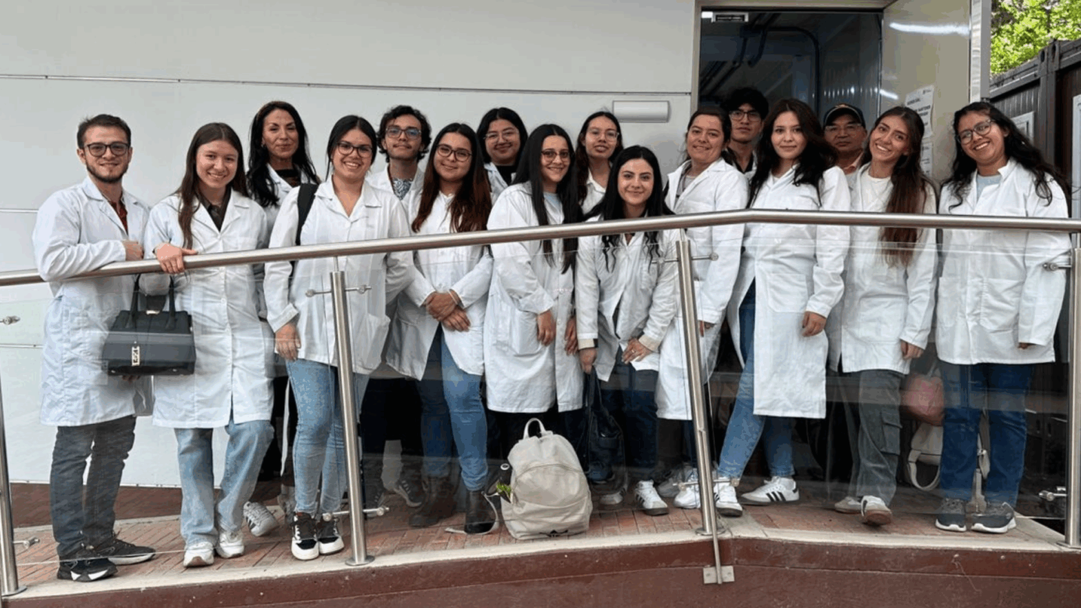 Estudiantes de Química Farmacéutica vivieron una experiencia práctica en los laboratorios de la Universidad de La Sabana
