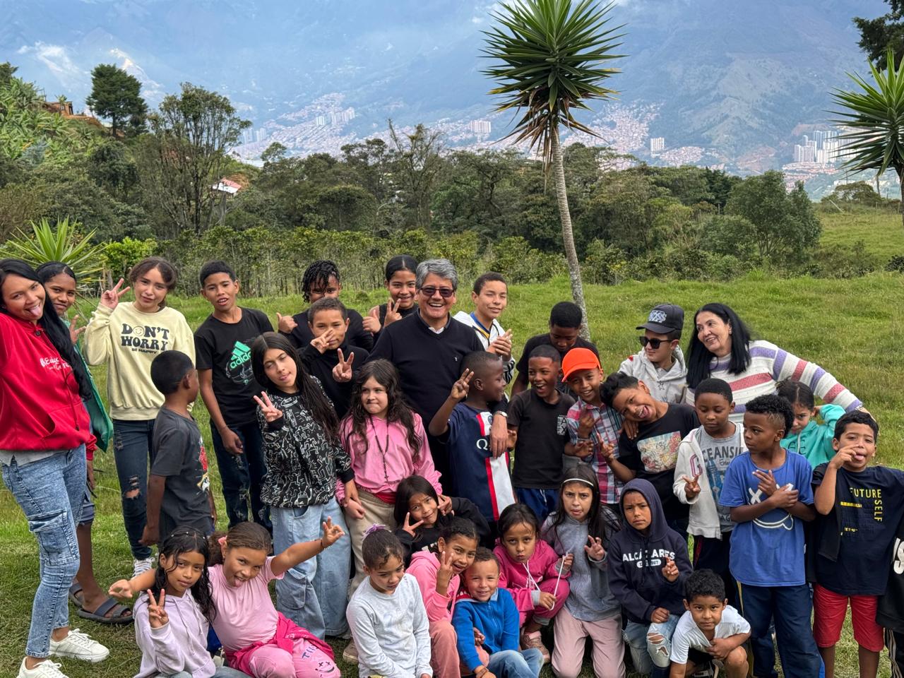 El rector de SALESIANA visitó Bosconia Altos de Oriente y renovó la esperanza junto a la niñez