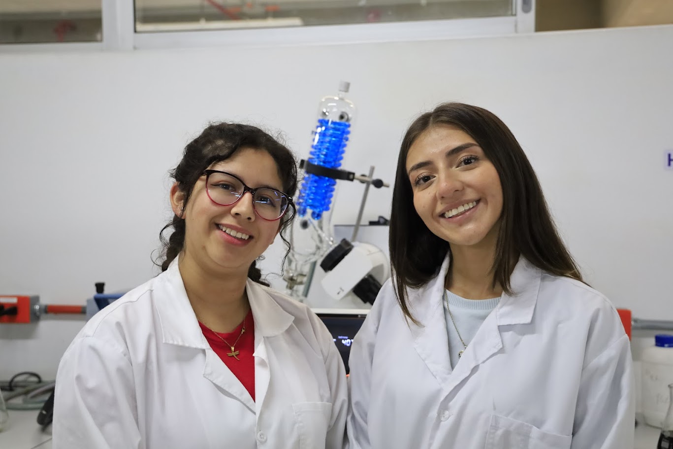 Estudiantes de Química Farmacéutica representaron a SALESIANA en congreso internacional en Italia
